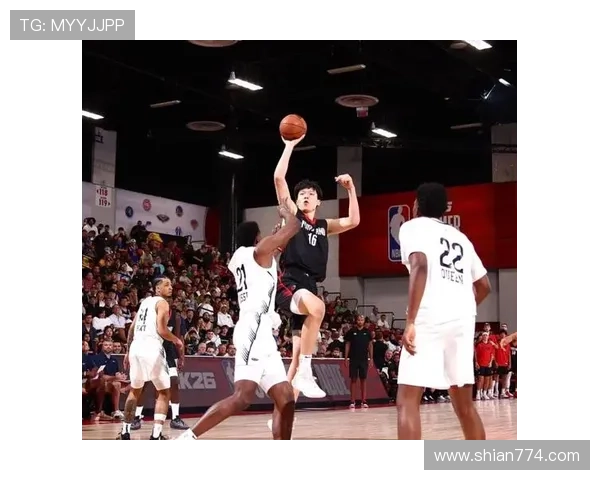 杨瀚森精准妙传助攻凯莱布乐福轻松上篮展现团队默契 杨瀚森精准妙传助攻凯莱布乐福轻松上篮展现团队默契