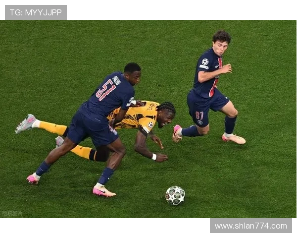 法甲内维斯绝杀埃梅里破门 巴黎3-2力克里昂暂时领先2分